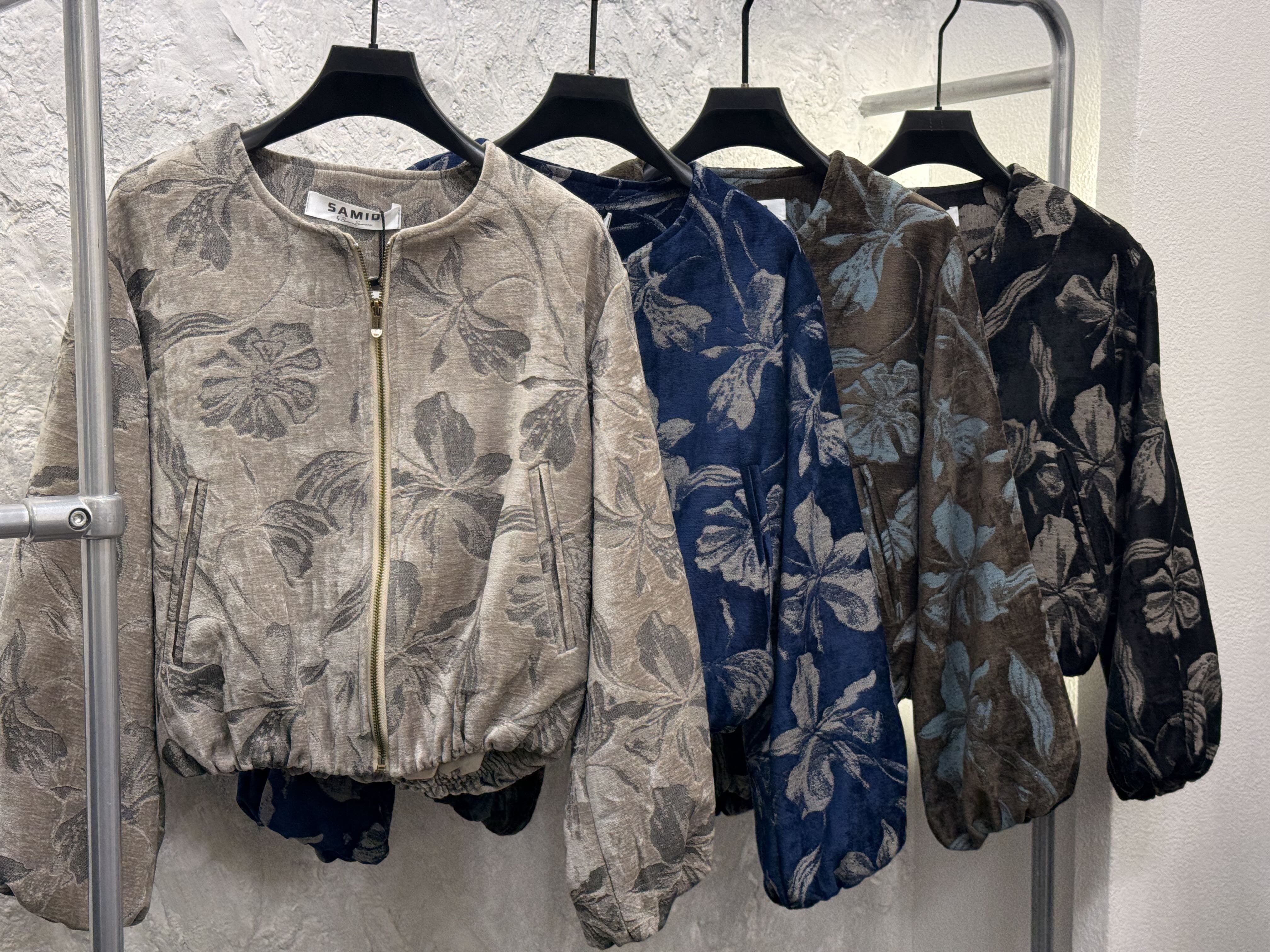 کراپ کت زنانه مخمل طرحدار جلو زیپ گت دار (کد 450)